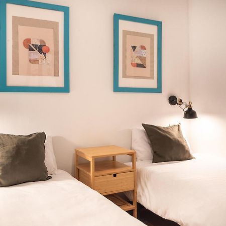 Spacious & Sunny Apt With Terrace In The City Center Barcellona Esterno foto