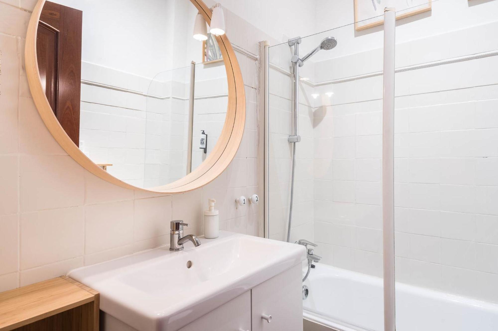 Spacious & Sunny Apt With Terrace In The City Center Barcellona Esterno foto