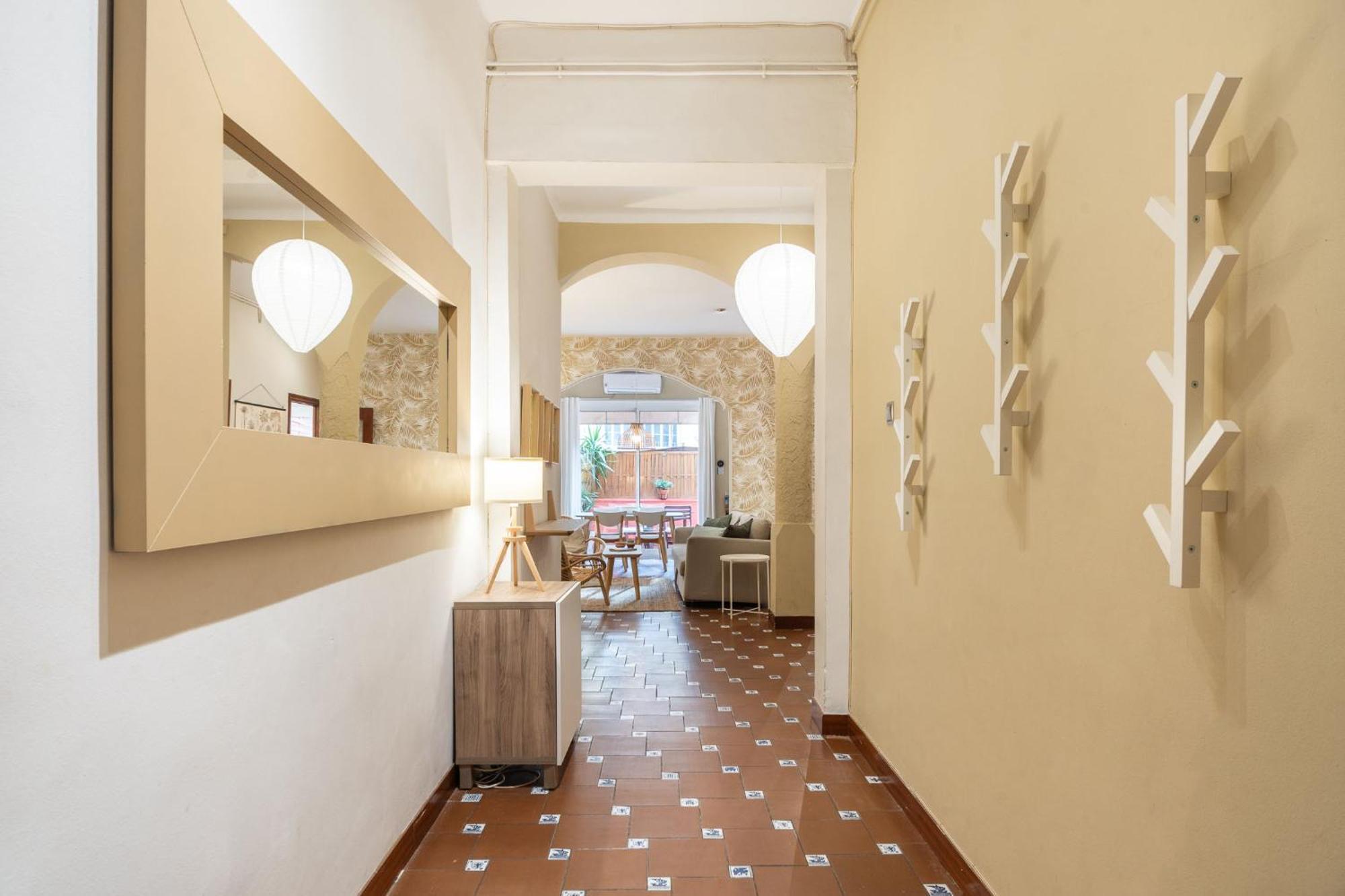 Spacious & Sunny Apt With Terrace In The City Center Barcellona Esterno foto