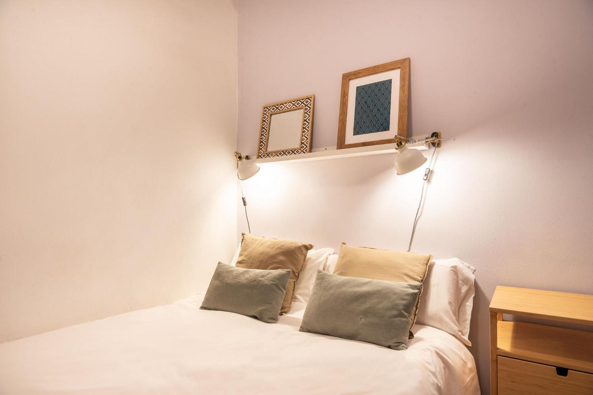 Spacious & Sunny Apt With Terrace In The City Center Barcellona Esterno foto