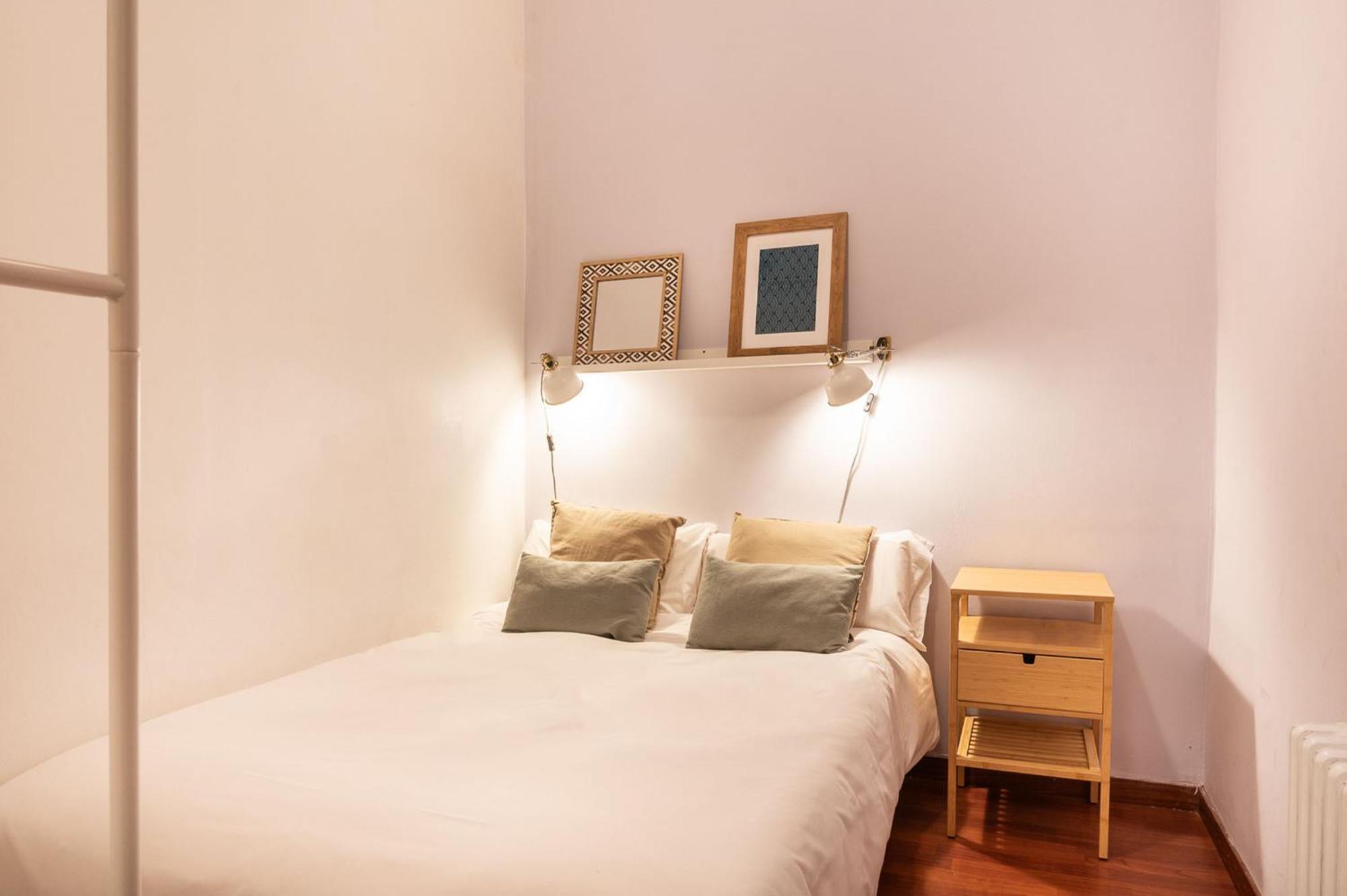 Spacious & Sunny Apt With Terrace In The City Center Barcellona Esterno foto